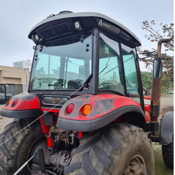 Cabina Trator - Massey Ferguson - MF 7180