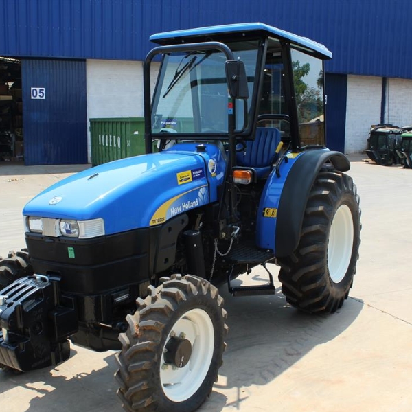 Agricultural Hood - New Holland - NH TT 3880 Agricultural Hood - New Holland - NH TT 3880