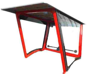 A Capota Agroleite possui desenvolvimento especifico com estrutura met&aacute;lica desenvolvida em perfis de fabrica&ccedil;&atilde;o pr&oacute;pria elaborado a partir de bobinas de a&ccedil;o carbono SAE 1008/1010. Os perfis de conforma&ccedil;&atilde;o continua Agroleite foram especialmente elaborados para propiciar maior resist&ecirc;ncia mec&acirc;nica visando aumentar a seguran&ccedil;a do operador sem comprometer o design inovador e moderno das nossas capotas. O processo de fabrica&ccedil;&atilde;o da cabina segue r&iacute;gidos padr&otilde;es de qualidade e controle especificados e certificados pela ISO 9001 e 14001. VIDROS A Capota possui vidros verdes temperados de 4 mm de espessura, possibilitando grande visibilidade (mais de 80 % de &aacute;rea aberta), maior resist&ecirc;ncia mec&acirc;nicas e seguran&ccedil;a ao operador (em caso de quebra do vidro, os estilha&ccedil;os ser&atilde;o extremamente pequenos n&atilde;o colocando em risco a vida do operador). Devido &agrave; disponibilidade de a Agroleite possuir modelagem e t&ecirc;mpera pr&oacute;pria, as pe&ccedil;as s&atilde;o expostas a testes de fragmenta&ccedil;&atilde;o, toda essa tecnologia nos permite fabricar vidros com diversas espessuras formatos, na cor verde. ACABAMENTOS O processo de pintura da cabina &eacute; eletrost&aacute;tica na cor preto texturizado, acabamento interno em pl&aacute;stico ou fibras de vidro. E possui os seguintes componentes: ITENS DE S&Eacute;RIE: LIMPADOR DIANTEIRO, para capota fechada com frente; VIDROS TEMPERADOS VERDES OU FUM&Ecirc;S 